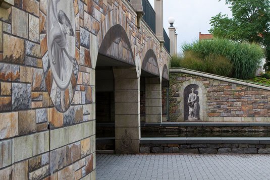 Trompe l'oeil - Carroll St bridge, Maryland