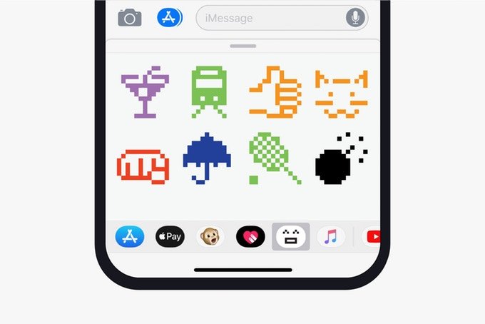 Smartphone message screen displaying original emoji icons