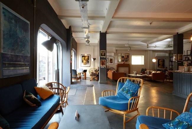 Bar and lobby