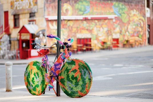 examples of street art: Guerrilla Crochet