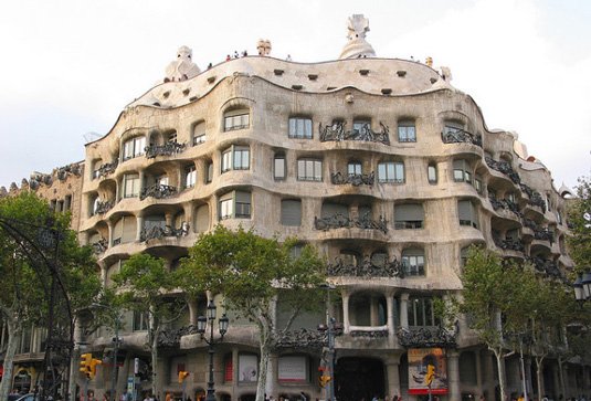 Fanous buildings: La Pedrera