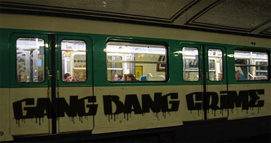 Free graffiti font: Gang Bang Design